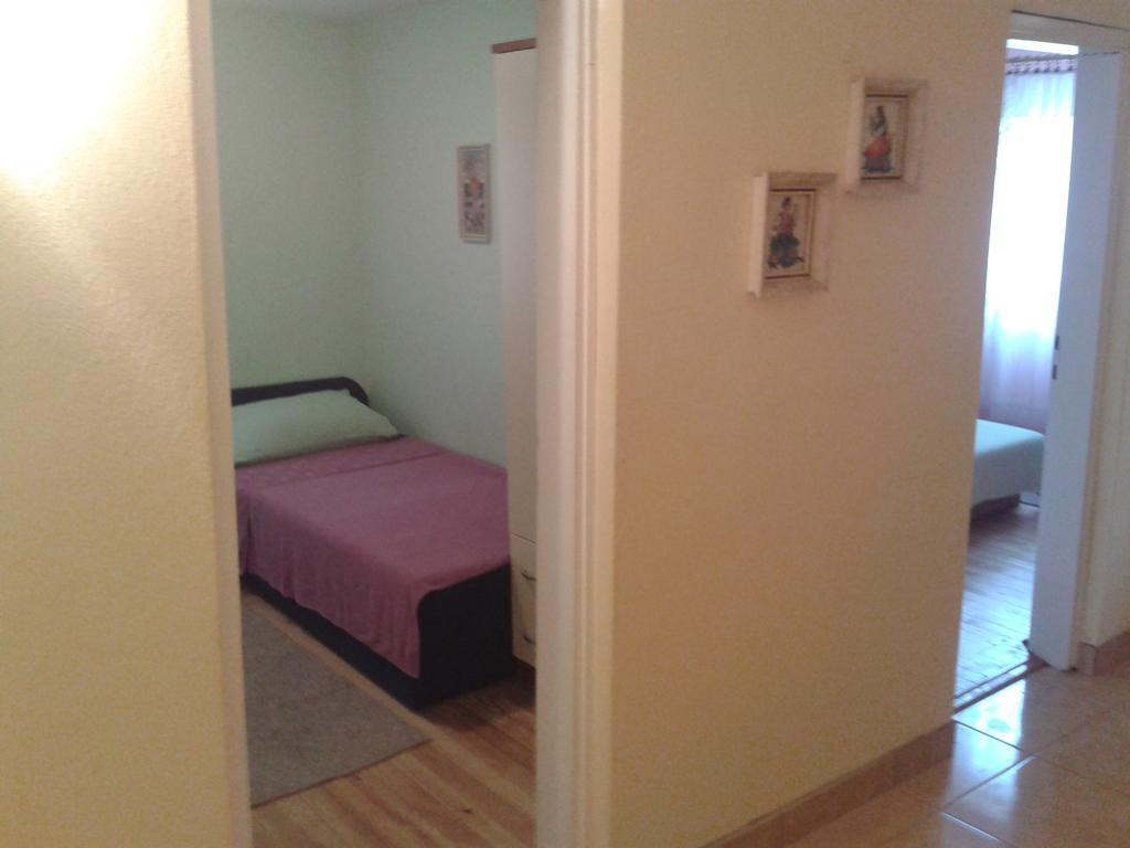 Apartmani Mira Vir Exterior photo